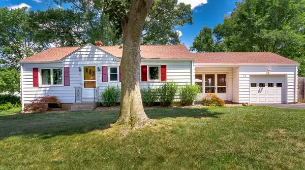 25 Pineview Dr, Springfield, MA 01119