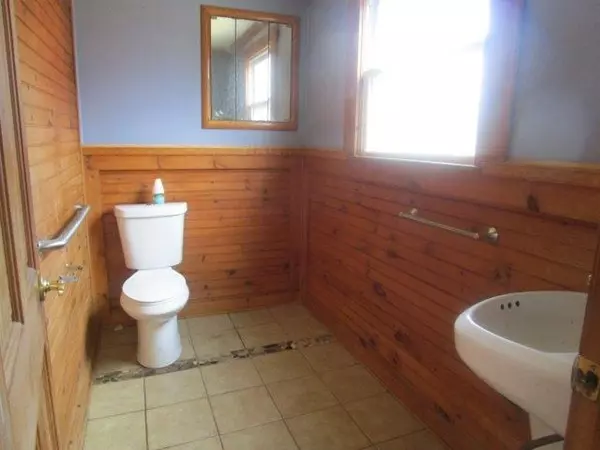 Amesbury, MA 01913,161 Whitehall Rd