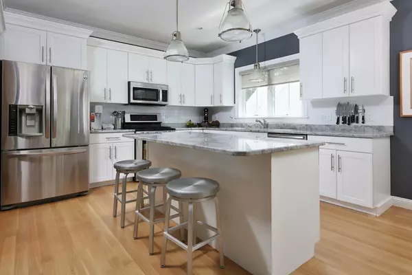 Dedham, MA 02026,55 Garfield Rd