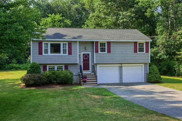 2 Green Meadow Drive, North Reading, MA 01864