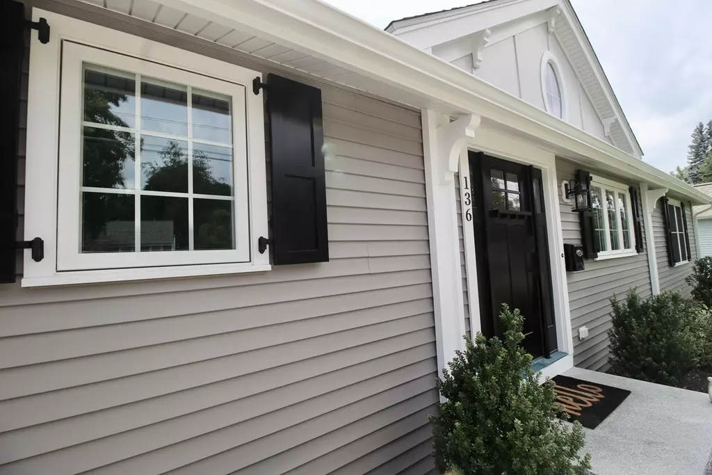 Waltham, MA 02453,136 Ravenswood Road