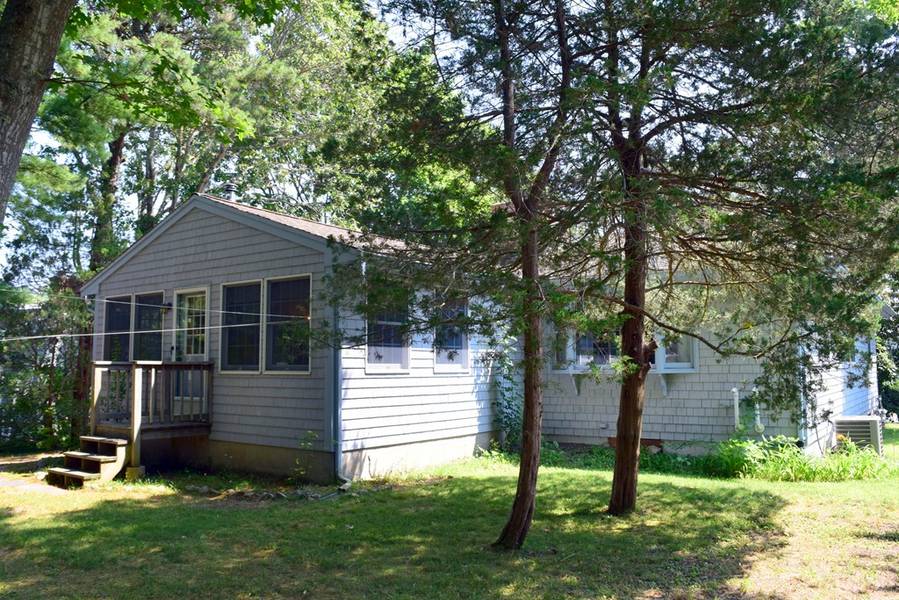 32 Bellavista Dr, Bourne, MA 02559