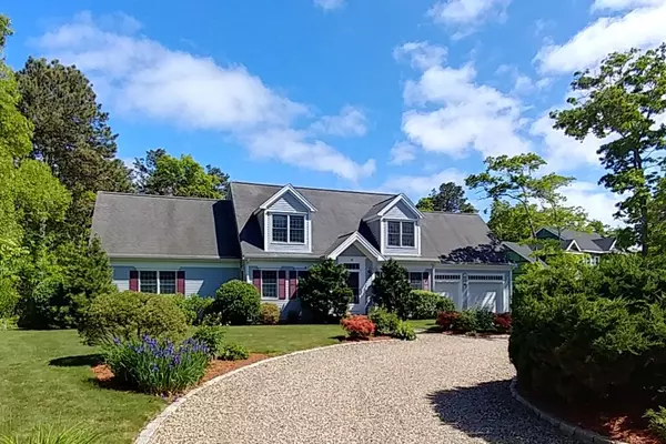 80 Rivers Edge Rd, Falmouth, MA 02536