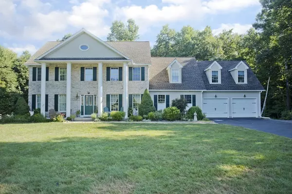 37 Crescent Ridge Rd, Westfield, MA 01085