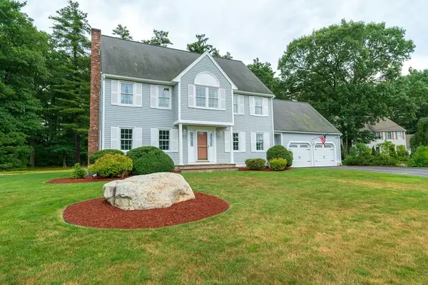 Walpole, MA 02081,20 Victoria Cir