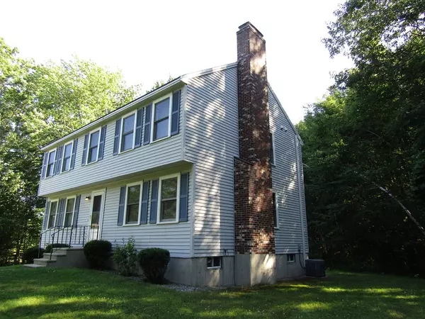 Pelham, NH 03076,22 Brandy Ln