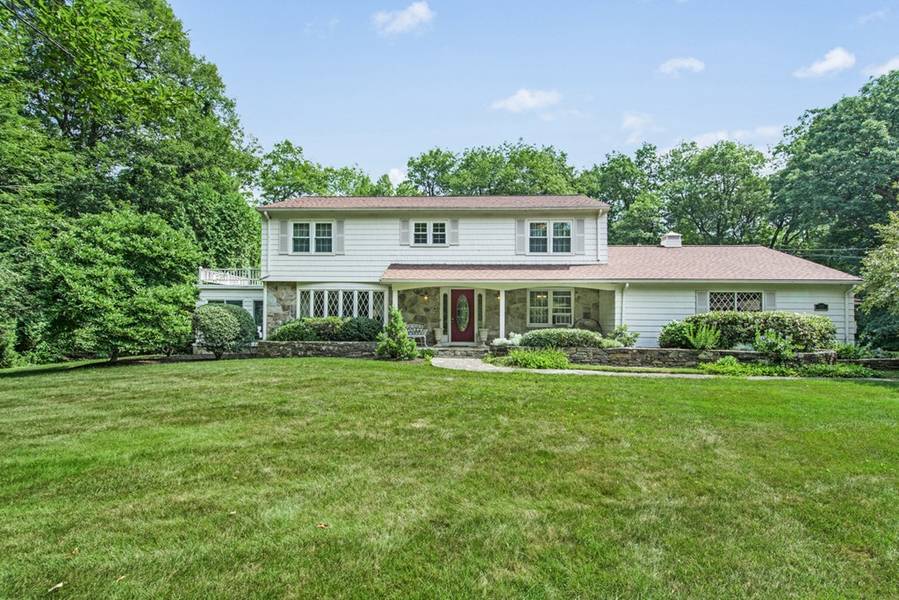 31 Applewood Rd, West Boylston, MA 01583