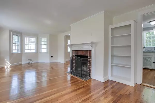 Bedford, MA 01730,271 Concord Rd