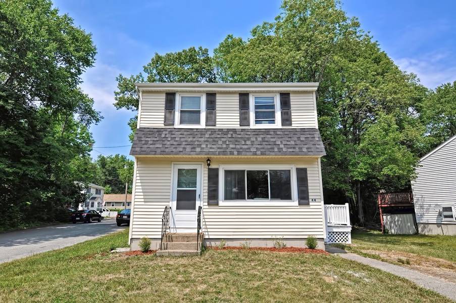 44 N Shore Rd, Holbrook, MA 02343