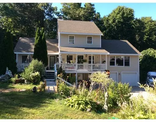 26 Aunt Dorahs Ln, Yarmouth, MA 02675