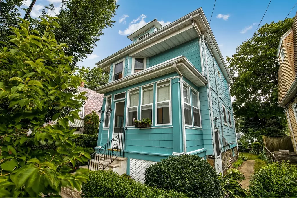 Medford, MA 02155,22 Douglas Rd