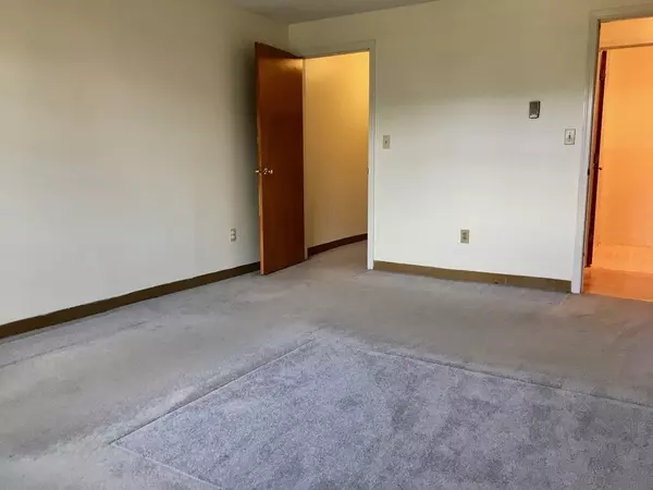 Westborough, MA 01581,14-C Mayberry Dr #9