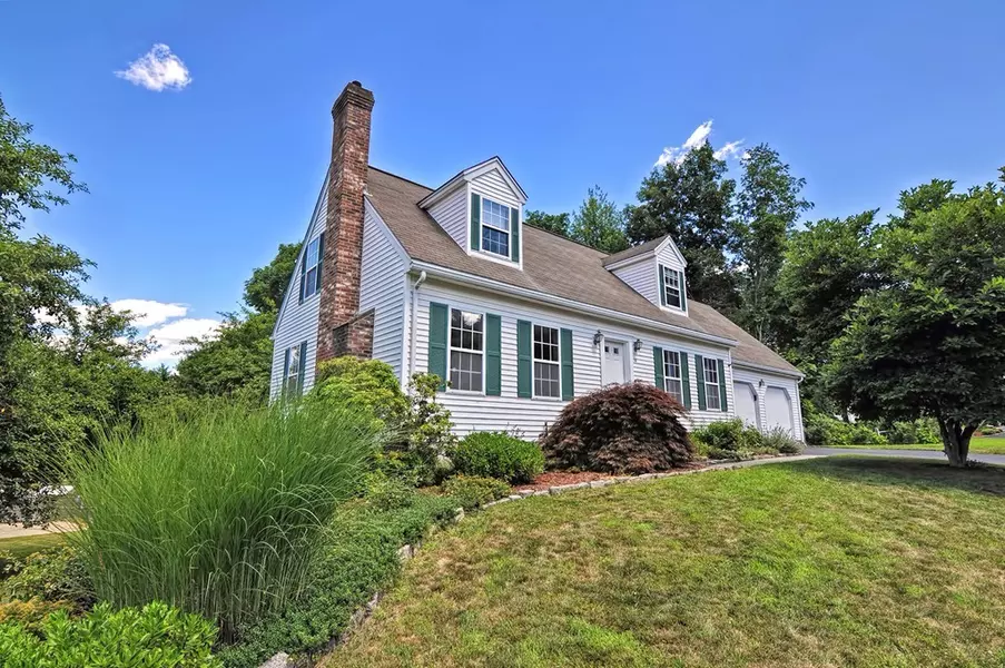 14 Bridlecross Rd, Leominster, MA 01453