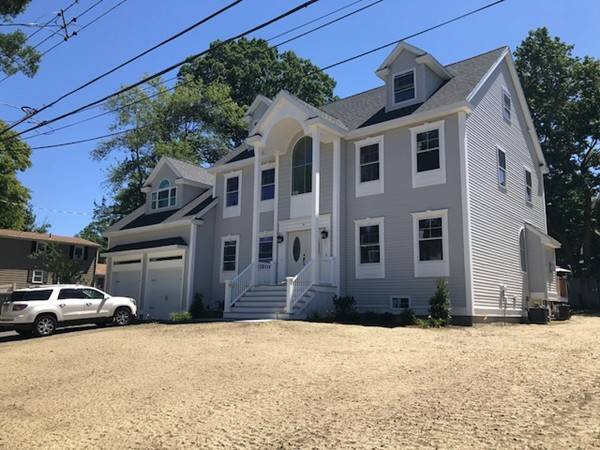 11 Carol Ave, Burlington, MA 01803