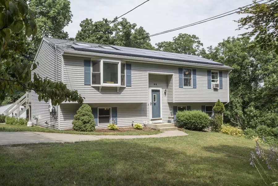 44 Hillside Ave, Rehoboth, MA 02769