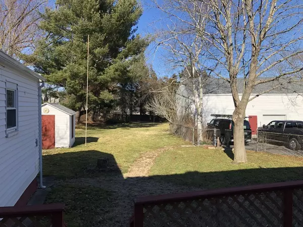 Middleboro, MA 02346,28 East Main