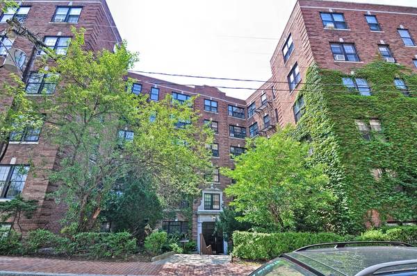 50 Follen St #516, Cambridge, MA 02138