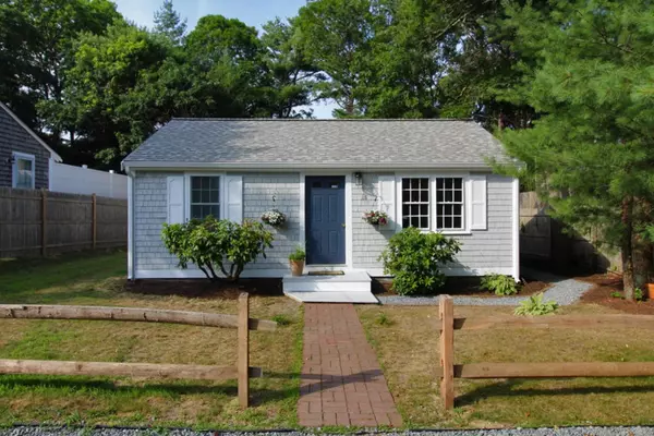 28 Gage Dr, Falmouth, MA 02536