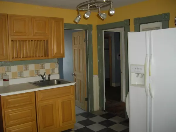 New Bedford, MA 02740,1587 Purchase St