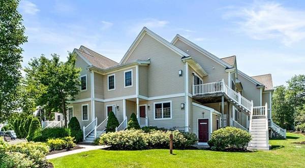 105 Regency Ln #105, Abington, MA 02351