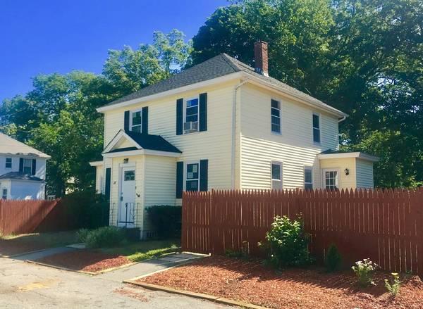 28 Pineview Ave, Lowell, MA 01852