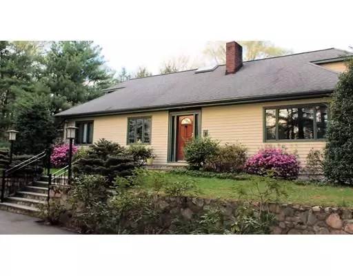 8 Pine Street, Dover, MA 02030