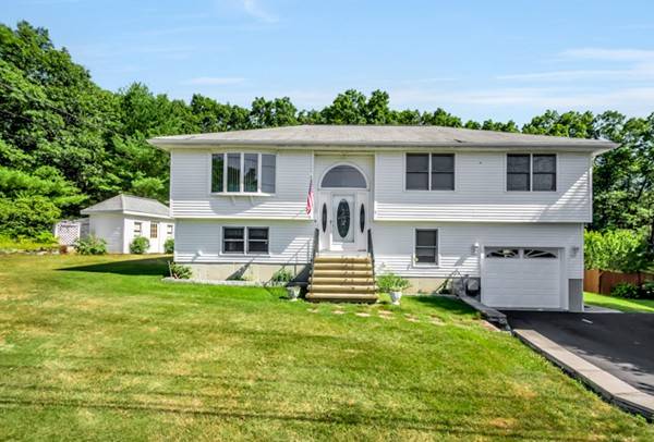 5 Driftwood Dr, Woburn, MA 01801