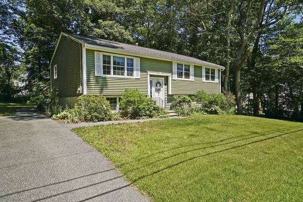 4 Pelham Street, Billerica, MA 01862