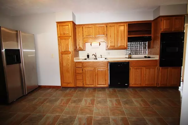 Millbury, MA 01527,30 Martin St