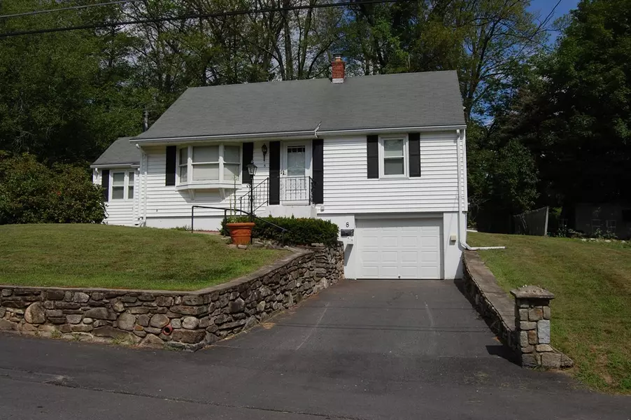 8 Sherwood Rd., Auburn, MA 01501