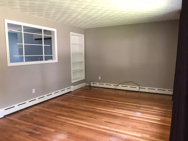 Chelmsford, MA 01824,10 Pearson St