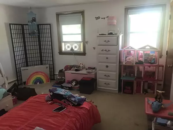 Walpole, MA 02081,17-19 Hartshorn Rd