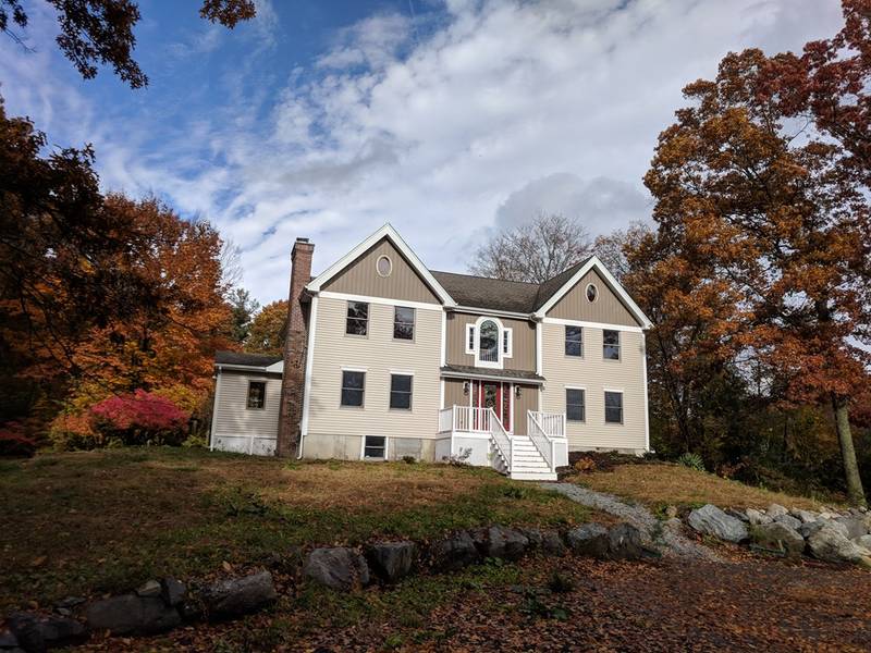 22 Hillside Ave, Rehoboth, MA 02769