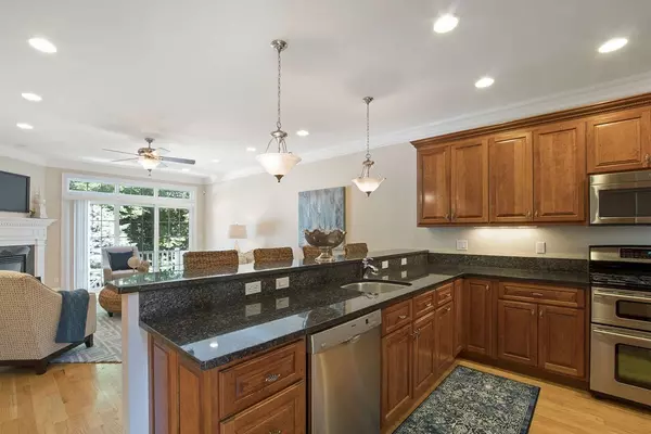 Natick, MA 01760,17 Parker Court #17