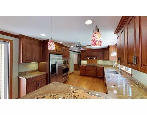 Montgomery, MA 01085,1578 Russell Rd