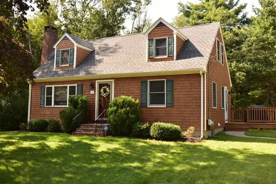 19 Walnut St, East Bridgewater, MA 02333