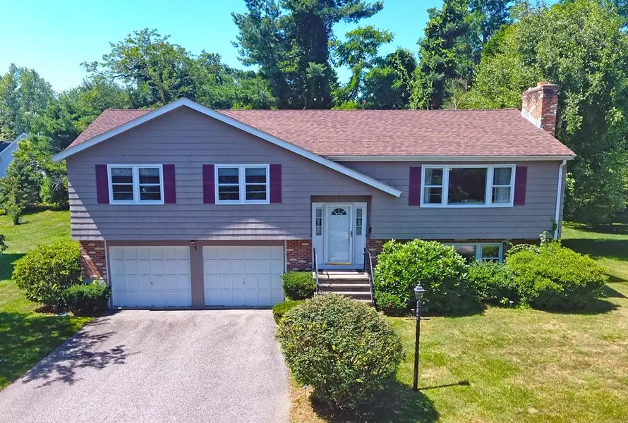 152 Meetinghouse Circle, Needham, MA 02492