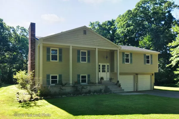 29 Davis St, Seekonk, MA 02771