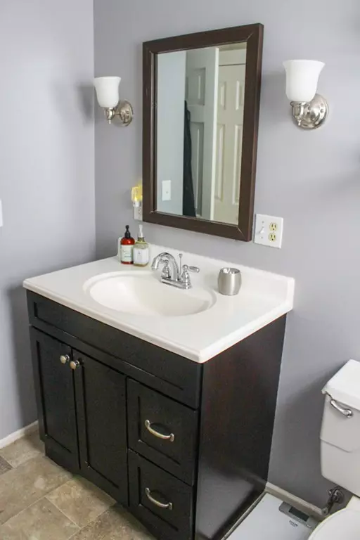 Warren, RI 02885,183 Market St