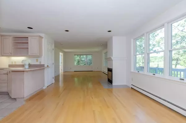 Falmouth, MA 02536,61 Ennsbrook Dr