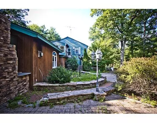 Sturbridge, MA 01566,145 Main St