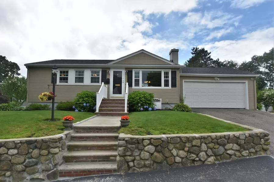 2 Drury Ln, Stoneham, MA 02180