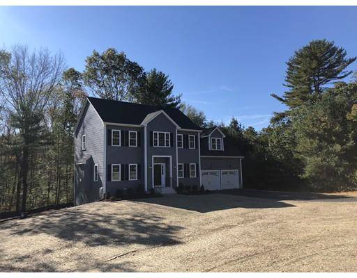 13 Bellingham St, Mendon, MA 01756