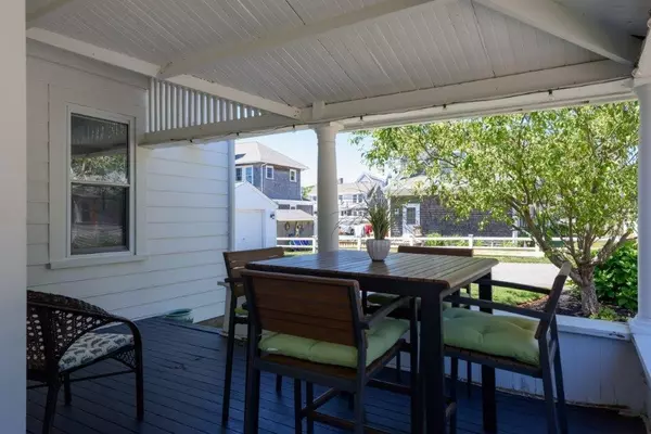 Falmouth, MA 02540,17 Montgomery Ave