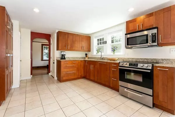 Needham, MA 02492,57 Emerson Rd