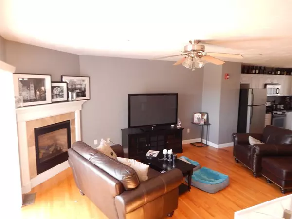 Fall River, MA 02720,3960 N Main St ##6