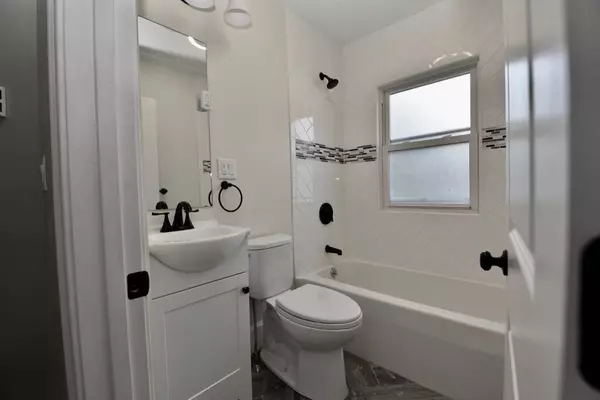 Beverly, MA 01915,28 Northern Ave #2