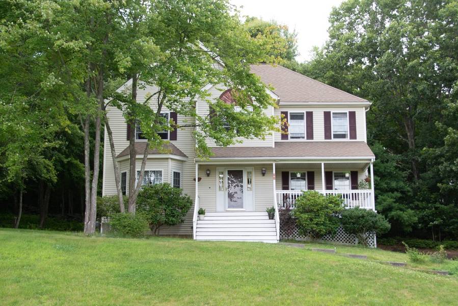 51 Elmshade Dr, Uxbridge, MA 01569