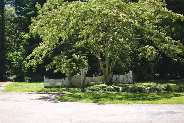 Norwell, MA 02061,129 Pine Street