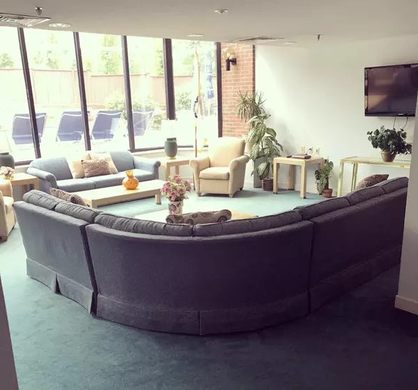 Needham, MA 02494,100 Rosemary Way #235